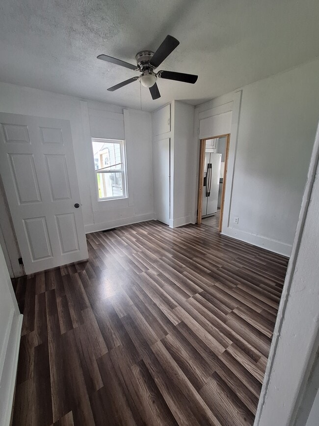 Foto del edificio - 515 W Franklin St