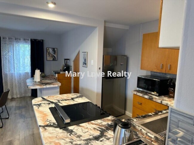 Building Photo - FULLY FURNISHED 2 BEDROOM / 1 BATHROOM