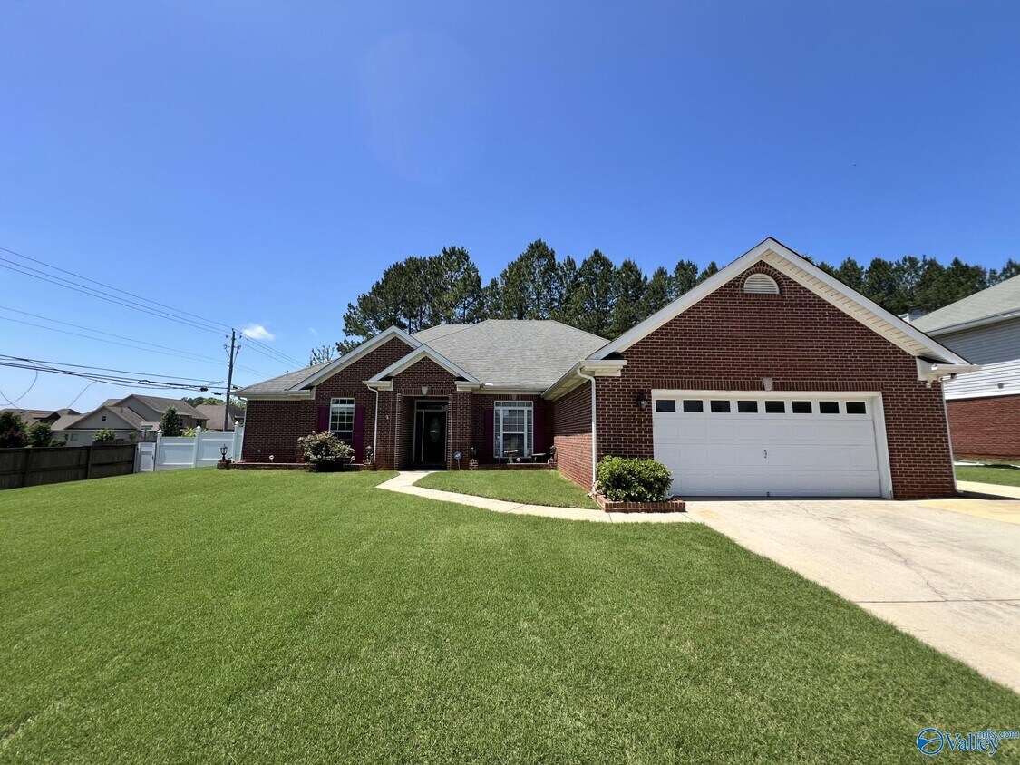 Primary Photo - 301 Holly Springs Dr