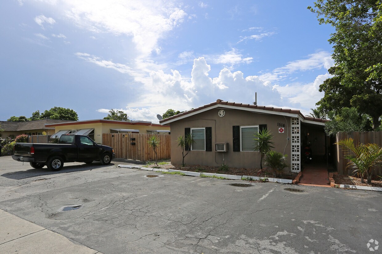 Primary Photo - 1516-1520 N Dixie Hwy