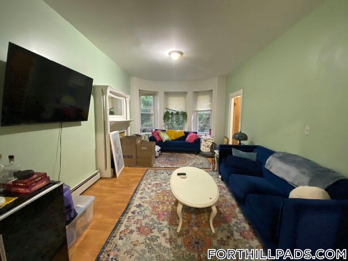 Primary Photo - 129 Cedar St