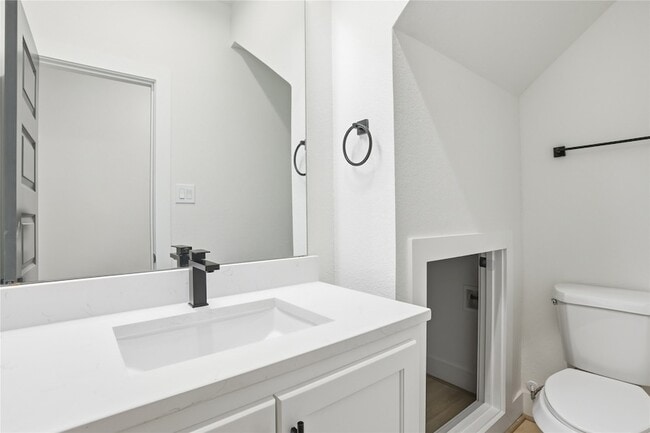 Photo - 712 Delano St Apartment