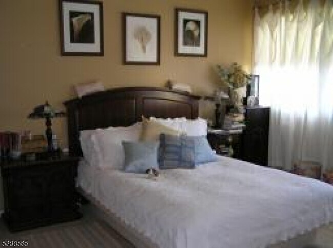 Foto del edificio - 466 Pompton Ave