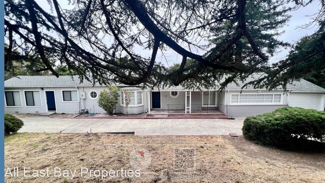 Building Photo - 5 br, 3 bath House - 4231 Saint Andrews Rd.