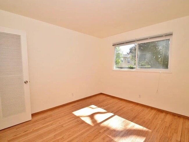 Foto del edificio - 353 Miller Creek Rd