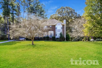 Building Photo - 135 Clearbrook Way