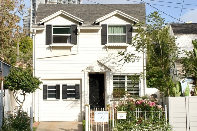 Building Photo - 214 W Channel Rd