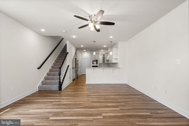 Building Photo - 7131 Beaumont Place