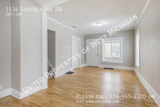 Foto del edificio - 4 Bed, 2 Bath Home | Spacious Kitchen | Ce...