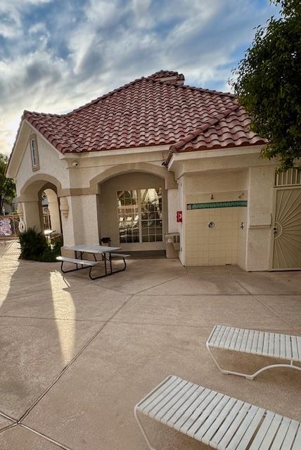 Foto del edificio - 8555 W Russell Rd