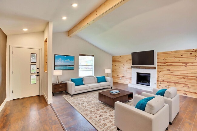 Building Photo - 7002 Skynook Dr