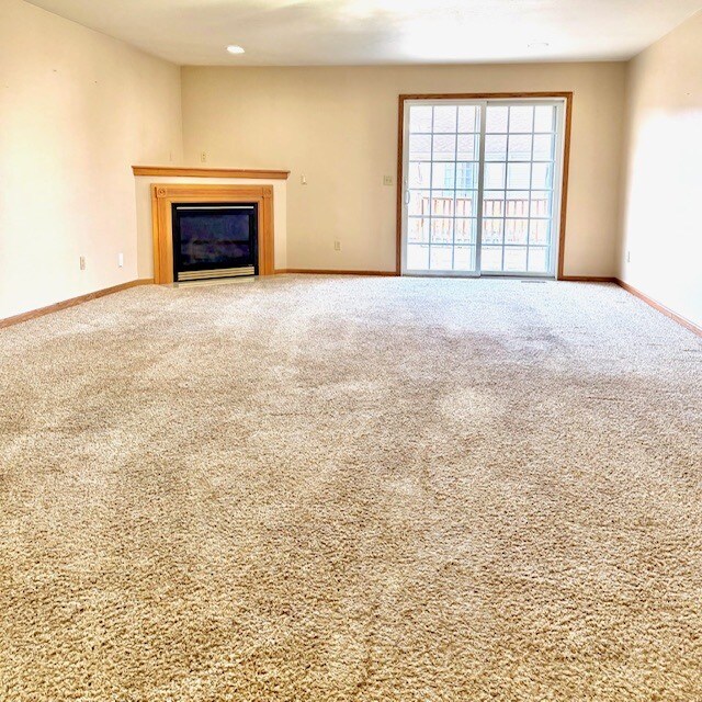 Foto del edificio - 1005 Waters Edge Rd