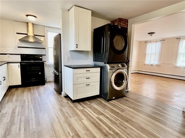 Building Photo - 8 N Rd