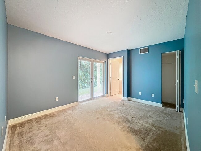 Building Photo - 1680 42nd Square