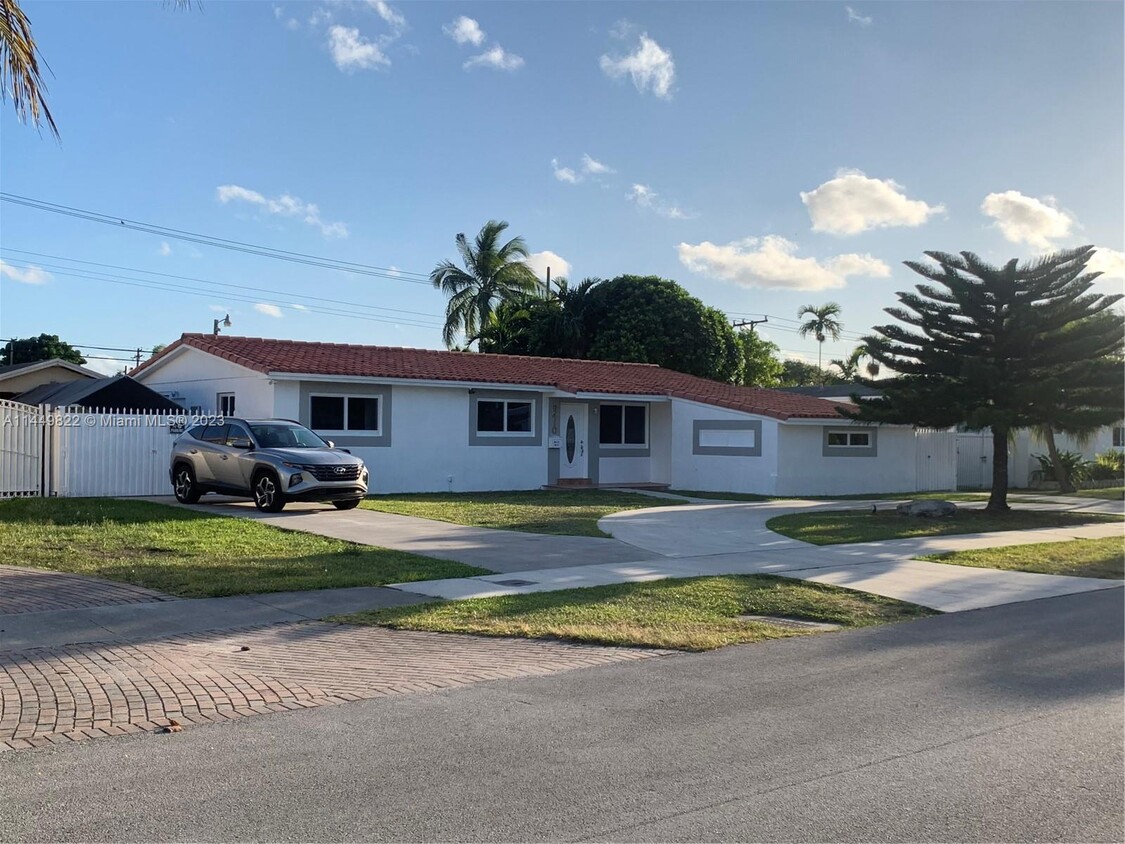 Foto principal - 9410 SW 54th St