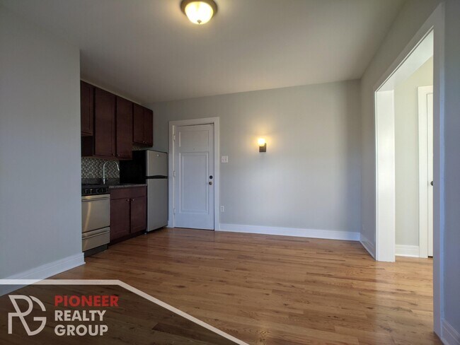 Foto del edificio - 4546 N Damen Ave