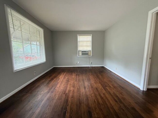 Building Photo - Cute 1 Bedroom in East Nashville!