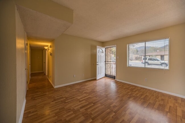 Building Photo - 13109 Camino Del Norte NE