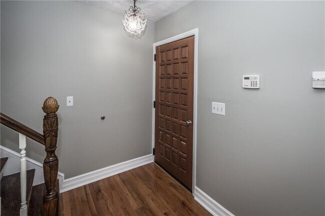 Building Photo - 4520 Bucktail Dr