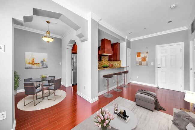 Foto del edificio - 1236 N Flores St