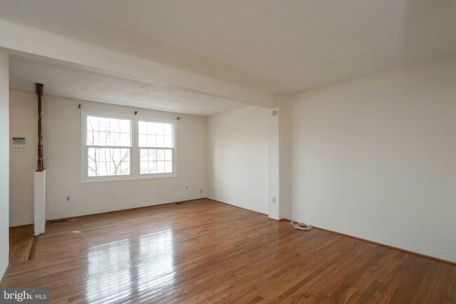 Building Photo - 5241 Pleasure Cove Court