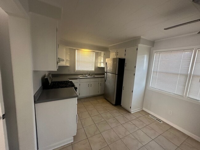 Foto del edificio - Awesome 2 bedroom house just outside Antioch!