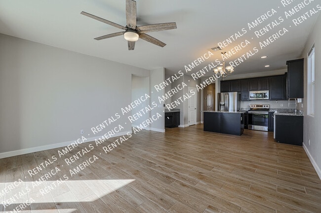 Building Photo - 37661 N Bentgrass Rd
