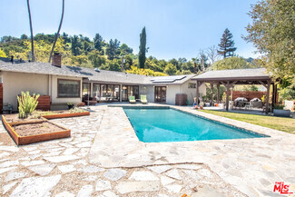 Building Photo - 16811 Escalon Dr