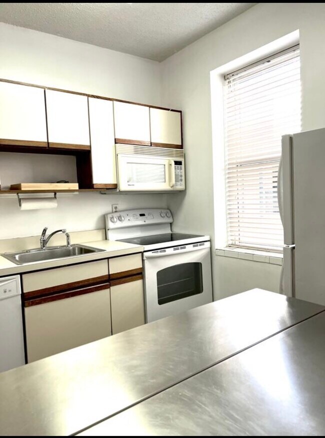 Foto del edificio - 1415 Commonwealth Ave