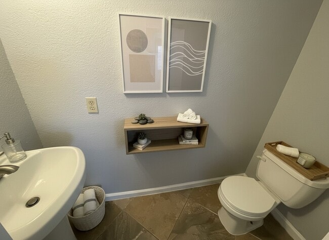 Building Photo - 8402 Spring Valley Dr