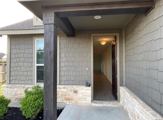 Building Photo - 136 Bonnet Blvd
