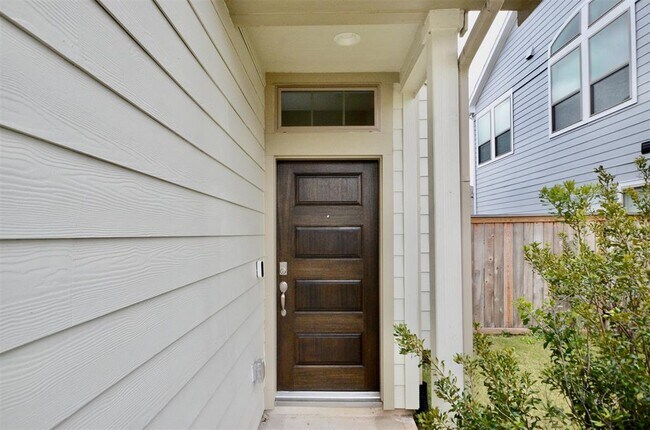 Building Photo - 2526 Terrace Point Dr