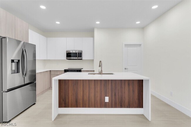 Foto del edificio - 1831 Embers Pkwy W