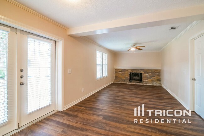 Foto del edificio - 18139 Lake Bend Dr