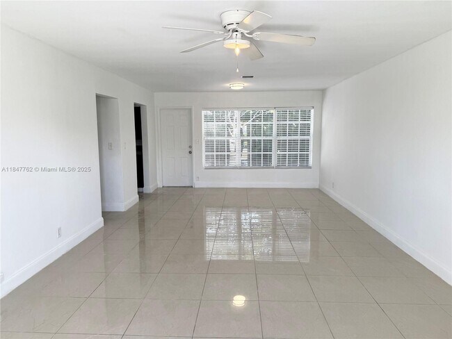 Foto del edificio - 2024 NE 26th St