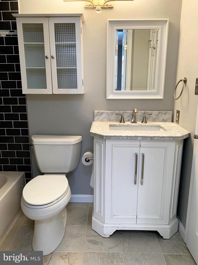 Foto del edificio - 4808 Moorland Ln