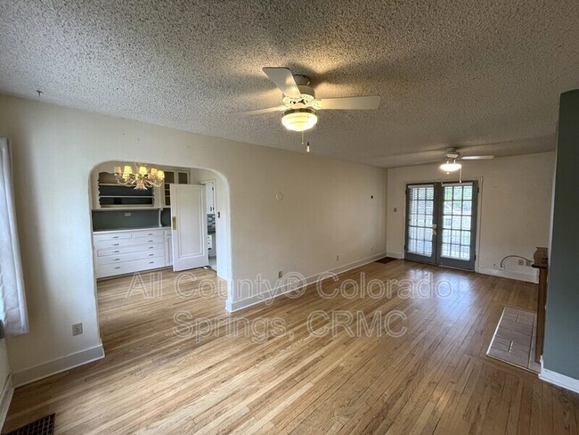 Building Photo - 1411 E Platte Ave