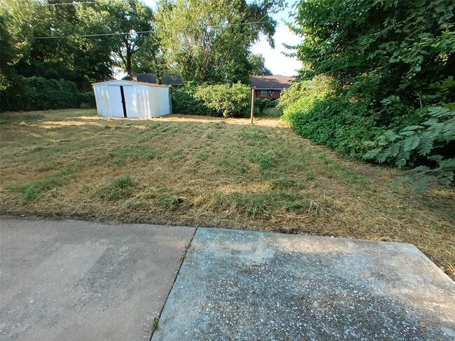 Building Photo - 1320 Parkwoods Terrace