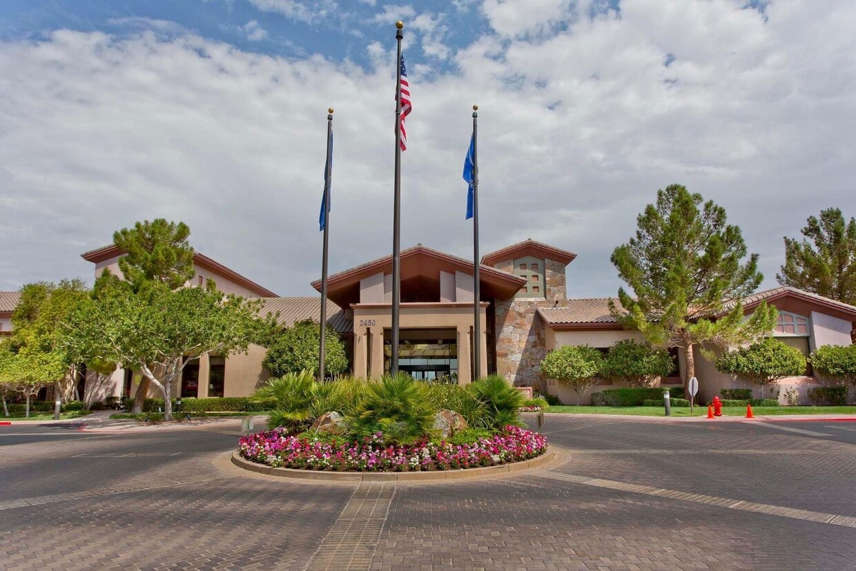 Foto principal - Stunning 2 bedroom Jefferson in Age Restri...