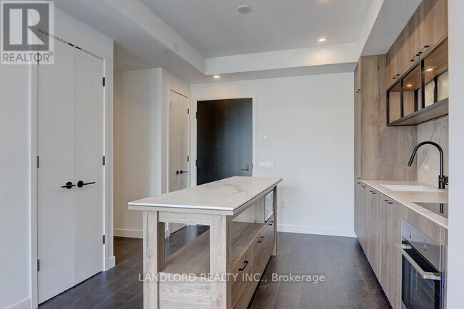 Photo du bâtiment - 505 Richmond St W