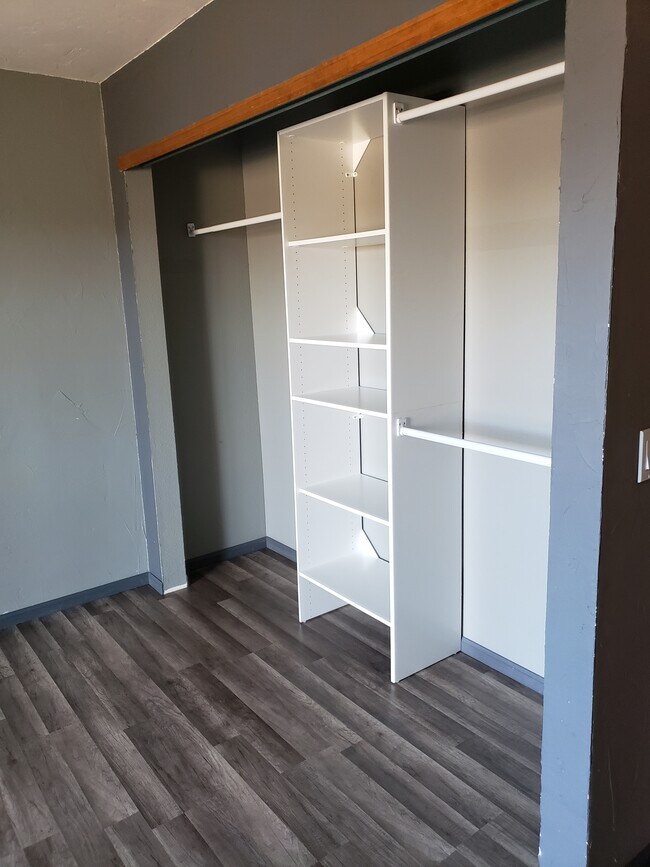 Foto del edificio - 5745 W Atlantic Pl