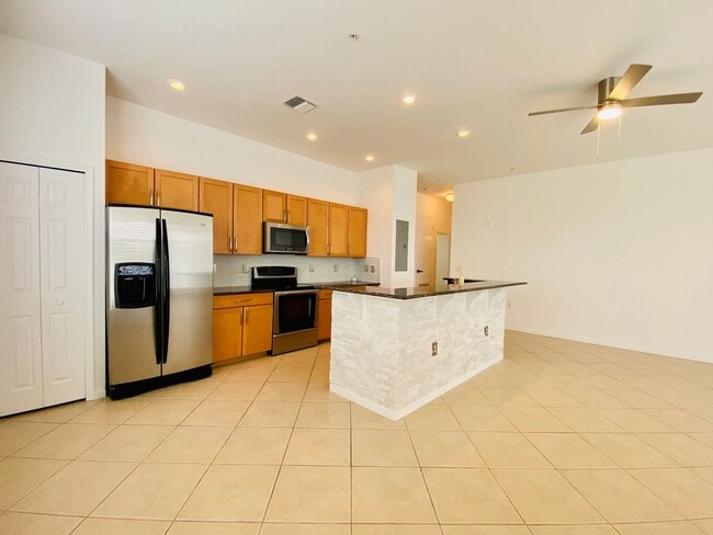 Building Photo - Just Reduced Baldwin Park Beauty - 3 Bed, ...