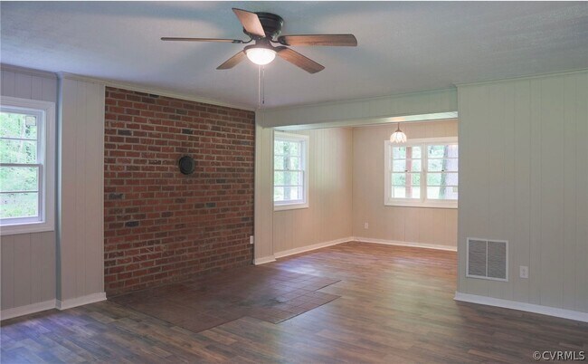 Building Photo - 1701 Sheppard Town Rd