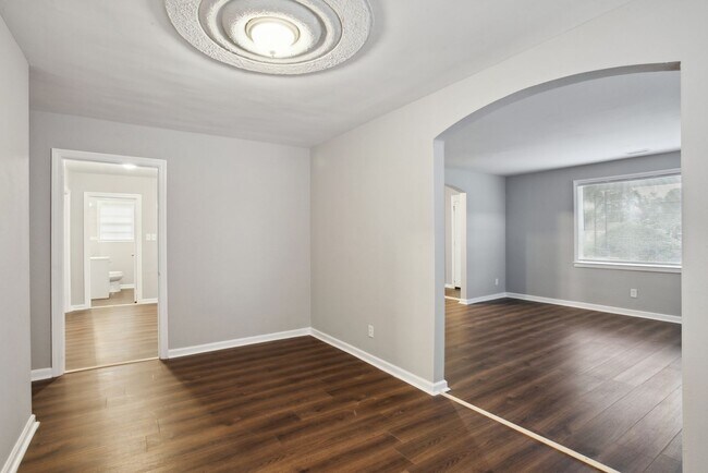 Foto del edificio - Large 3BR/2BA Near Downtown Savannah Home For Rent