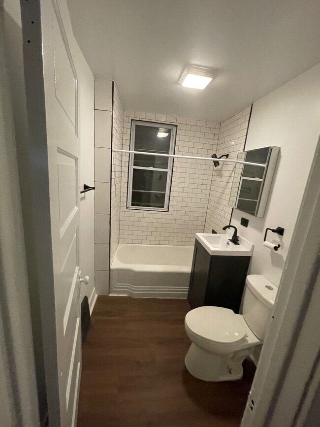 Foto del edificio - 5143 W 24th Pl