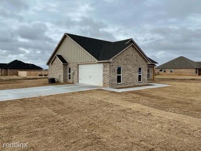 Building Photo - 3 br, 2 bath House - 8 Corner Way