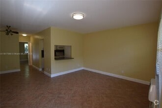 Building Photo - 2915 Plunkett St