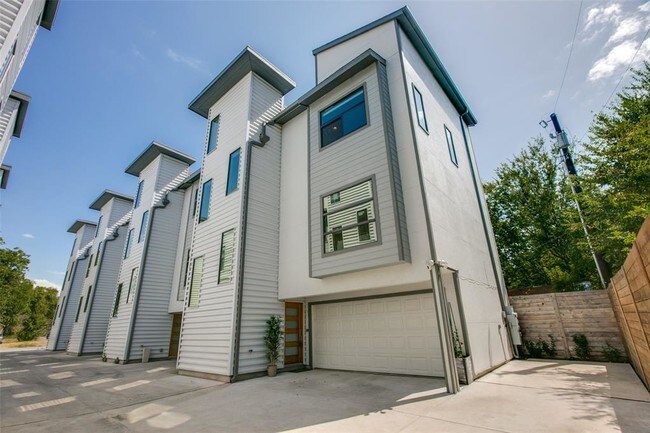 Foto del edificio - 1921 California Dr