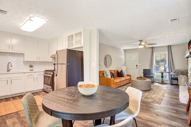 Foto del edificio - Suwanee Lane - Lawrenceville - 4BR - Pet F...
