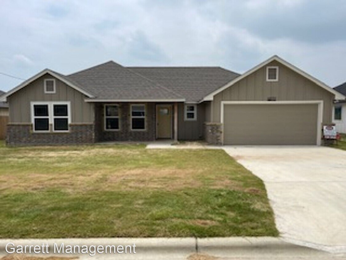 Primary Photo - 3 br, 2 bath House - 1077 Fieldstone Dr